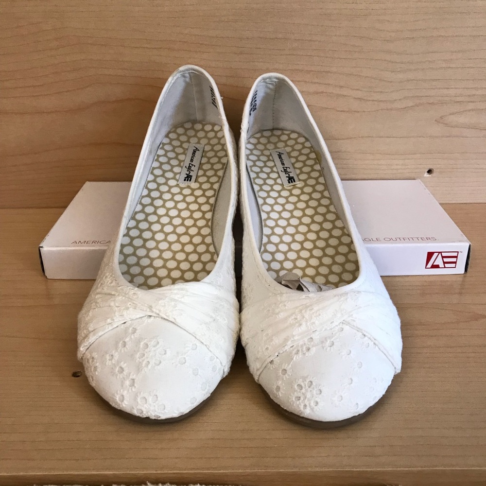 Bayley White lace flats